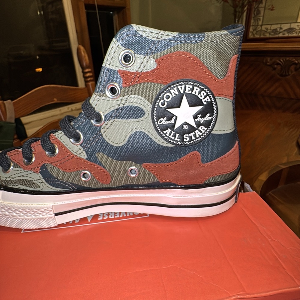 Converse All Stars
Camo Chuck Taylor
70 High tops “Field surplus” size 7.5 - Picture 2 of 13